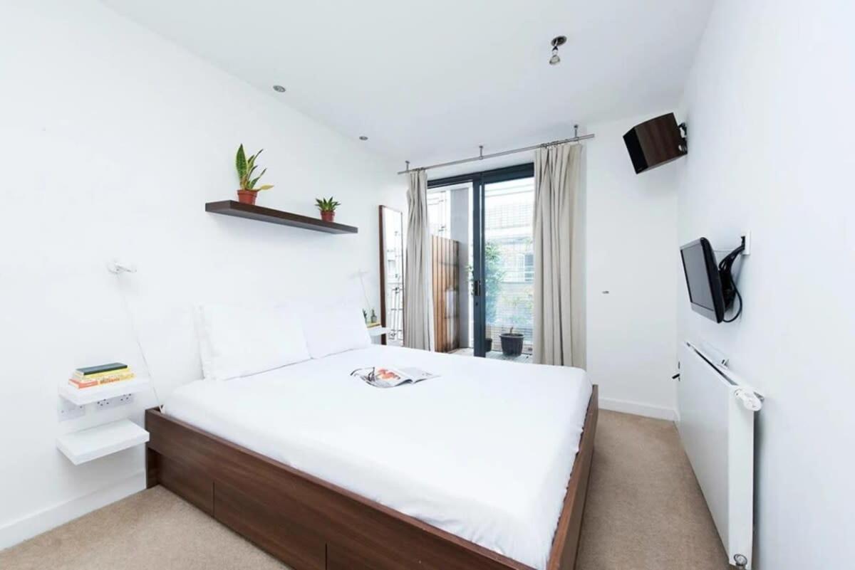Modern 2 Bed Apartment W Balcony In Londra Esterno foto