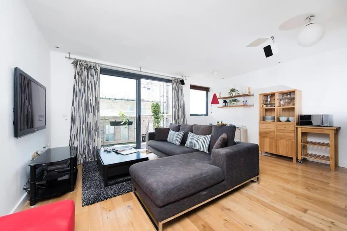 Modern 2 Bed Apartment W Balcony In Londra Esterno foto